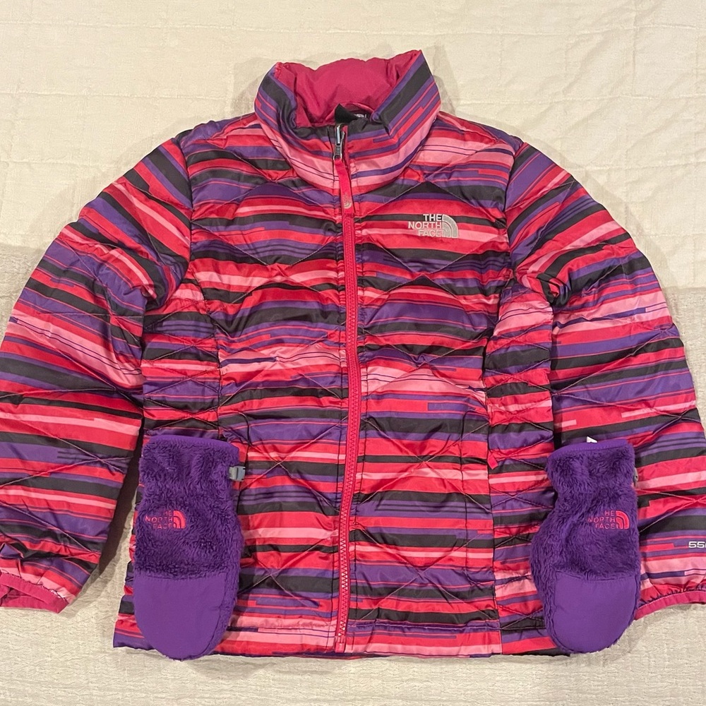 Girls North Face jacket and mittens. Jacket is size 7/8 Mittens are size small.